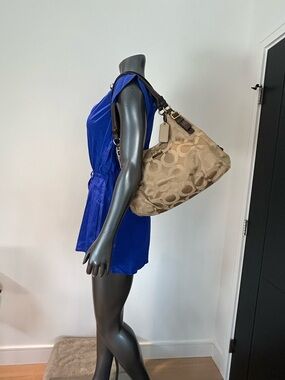 Vintage Coach Madison Op Art Shoulder Purse